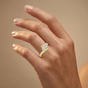 Anillo de compromiso de diamante cultivado en laboratorio, diamante moval solitario, joyería de alta gama, diseño súper elegante, disponible en oro rosa y blanco. - Product Image 4