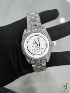 AARVA JEWELS นาฬิกาสแตนเลสสตีลสุดหรูสำหรับผู้หญิง 38 มม. หน้าปัดกลม คริสตัลแซฟไฟร์ ระบบควอตซ์ ตัวล็อคแบบพับได้ - Product Image 5