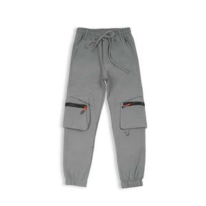 Pantalons cargo durables pour garçons avec plusieurs poches, coupe confortable et fabrication sur mesure disponible pour la vente en gros de pantalons pour hommes - Product Image 3