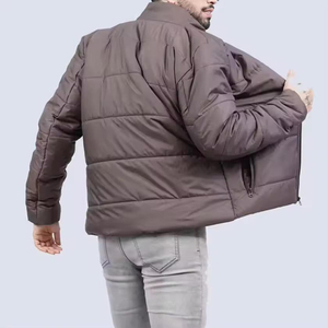 Fabrication sur mesure de vestes matelassées : matelassage personnalisé, couleurs de tissu et marquage pour les marques de vêtements d'hiver et les entreprises de vente au détail - Product Image 2