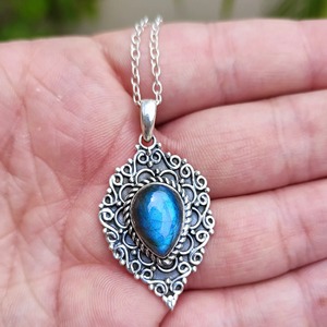 Collier pendentif en argent sterling fait main avec labradorite, serti clos, pierre précieuse naturelle, bijoux bohèmes unisexe, février - Product Image 2