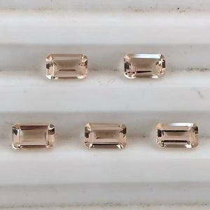 พลอยมอร์แกไนต์สีพีชธรรมชาติทรงเหลี่ยมเจียระไนสำหรับทำเครื่องประดับ แหวน จี้ ราคาขายส่ง ขนาด 4 มม. 6 มม. - Product Image 1
