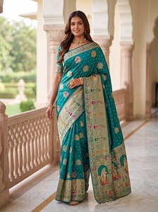 Sari en satin de nylon pur de créateur, sari en soie Banarasi, robe traditionnelle indienne, bordure florale, tenue pour mariage et festivals - Product Image 4