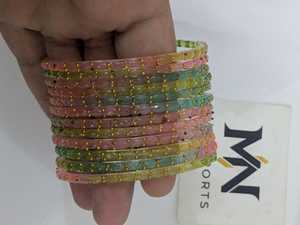 ชุดชูเดียนสำหรับผู้หญิงและเด็กผู้หญิง พร้อมบริการปรับขนาดได้ ในราคาที่เข้าถึงได้ โดย MN EXPORTS - Product Image 6