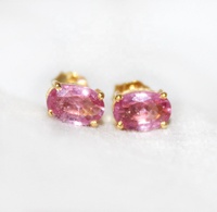 Großhandel 9k Gelbgold Natürliche Ost-West Ovale Rosa Saphir 4-Krappen Ohrstecker Memoria Jewels