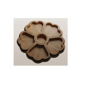 Plateau de service rond en bois artisanal avec 3 compartiments extérieurs et section centrale, organisateur de collations et d'assaisonnements écologique. - Product Image 3