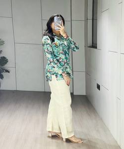 Conjunto de Top y Pantalón Palazzo de Algodón Cambray Estampado con Detalles en Foil y Dorado en la Parte Posterior, para Uso Diario, Precio al por Mayor, Prenda Étnica RAMA - Product Image 5