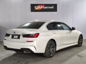 <span class=keywords><strong>BMW</strong></span> <span class=keywords><strong>Serie</strong></span> <span class=keywords><strong>3</strong></span> <span class=keywords><strong>2022</strong></span> Facelift 320Li Pacchetto M Sport Bianco Esterno Auto Usata con Emissioni Euro VI 150-200 CV - Product Image 3