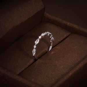 Anillo de media eternidad con corte marquesa de moissanita para mujer, de acero inoxidable, plata 925, chapado en oro, regalo de aniversario elegante para ella - Product Image 3