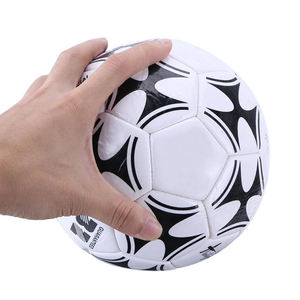 Ballon de football de rue en cuir cousu à la main, design éclaboussures de peinture, pour usage intérieur/extérieur, logo personnalisé OEM - Product Image 6