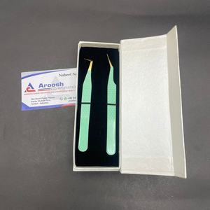 Pince à épiler d'extension de cils en or à isolation à 90 degrés avec logo personnalisé, poignée diamantée en acier inoxydable, pointe verte durable, de haute qualité - Product Image 5