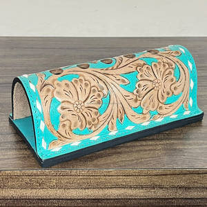 Organisateur de stylos en cuir artisanal gravé, motif floral western, décoration de bureau pour cadeaux d'entreprise et fournitures de bureau (vente en gros) - Product Image 3