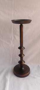 Portavelas de Metal Bronce Oscuro Hecho a Mano, Elegante Soporte de Pedestal - Product Image 6