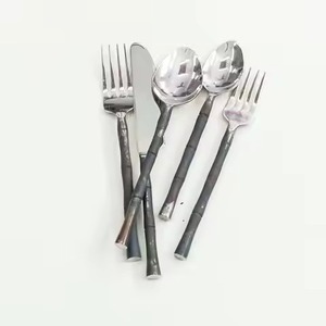 Juego de Cubiertos Estilo Vintage, Forjados con Forma de Rama, Mango de Metal Oscuro, Acero Inoxidable, 5 Piezas, Juego de Cubiertos de Plata para Comedor Fino y Hotel - Product Image 1