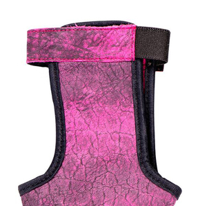 Gants de tir à l'arc, fabricant OEM, cuir synthétique durable, protection des doigts, production de logo personnalisé pour les distributeurs mondiaux - Product Image 3