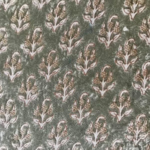 ผ้าฝ้ายพิมพ์ลายด้วยมือ – ลายดอกไม้เล็กๆ แบบบูติ |   ผ้าทอสีเขียวเซจแบบอินเดีย - Product Image 2