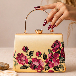 Pochette de luxe ornée de fleurs dorées, sac artisanal de créateur - Product Image 2