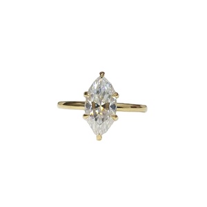 Bague de fiançailles solitaire en moissanite taille marquise 2 carats, plaqué or jaune 14K, sertissage à griffes, luxe chrétien, pour anniversaire et mariage - Product Image 1