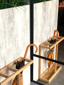 Porte-parapluies en bois à 4 fentes pour garder plusieurs parapluies séparés et faciles d'accès, fabriqué à la main en Inde - Product Image 3