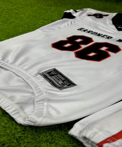 Jersey de Fútbol Americano Personalizado de Alta Calidad, Cuello en V, Estilo Varsity, Corte Cuadrado, para Hombre - Product Image 1