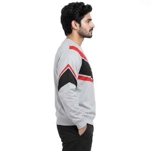 Tissu léger, bords côtelés et construction confortable. Sweat-shirt pour homme conçu avec impression couleur vibrante. - Product Image 3