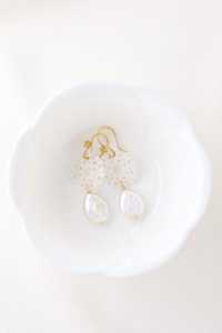 Pendientes de Aro con Perlas Barrocas y Cristales Blancos, Joyería Romántica para Novia, Plata de Ley 925, Chapado en Oro de 14K - Product Image 4