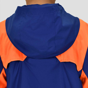 Conjunto Deportivo de Dos Piezas Personalizado OEM, Chaqueta Cortavientos con Cierre de 1/4 y Pantalones Cortos de Nailon Unisex para Hombre - Product Image 4