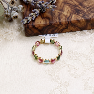 Anillo de Eternidad con Bisel de Turmalina Multicolor Ovalada Natural en Oro Amarillo de 18K, Venta al Por Mayor, Memoria Jewels - Product Image 5