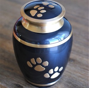 Hermosa Urna Funeraria de Latón para Recuerdo, Proveedor Mayorista, Precios Bajos, Hecho en India, Artesanía Uzair UHI-190, Personalizable - Product Image 1