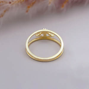 Anillo de Oro Amarillo con Doble Banda de Diamantes, Anillo Solitario Geométrico con Diamantes, Joyería Minimalista con Diamantes para Mujer - Product Image 4