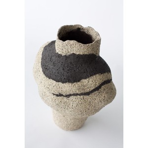 Jarrón de Cerámica Hecho a Mano de Alta Resistencia, Estilo Wabi-Sabi, Acabado Mate, de 8-16 Pulgadas, 4-8 Pulgadas de Ancho - Product Image 6