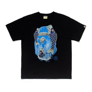 เสื้อยืดคอกลมแขนสั้นสีดำสำหรับผู้ชาย พิมพ์ลายปลาคาร์ฟ ผ้าฝ้ายเจอร์ซีย์ถัก 100% สวมใส่สบาย ทรงปกติ - Product Image 2