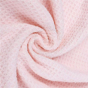 Serviette de golf élégante au design minimaliste pour les golfeurs, les sportifs et les vendeurs en ligne (en forme de chaussette) - Product Image 6