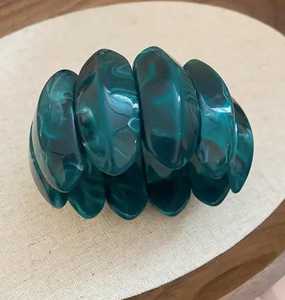 Bracelet en résine en forme de cœur, élastique, couleur unie, perles tridimensionnelles, bijoux pour femmes, cadeau, artisanat en résine - Product Image 6