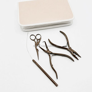 Kit d'outils pour extensions capillaires colorées sur mesure : ciseaux, peigne et pinces en acier inoxydable, tous essentiels pour les extensions capillaires - Product Image 3