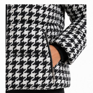 Parka Impermeable con Capucha para Mujer, con Costuras de Primera Calidad, Cintura Ajustable y Calidez Térmica para Clima Frío - Product Image 5