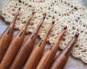 เข็มโครเชต์ไม้ HASAN CRAFT สำหรับเย็บมือ เป็นมิตรกับสิ่งแวดล้อม ปรับความยาวและความหนาได้ คุณภาพพรีเมียม ผลิตด้วยมือ - Product Image 3