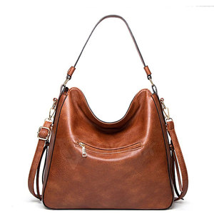Sac en cuir de qualité supérieure au design élégant et durable, idéal pour un usage quotidien et un look raffiné. - Product Image 2