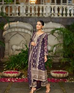 Conjunto de traje étnico de chinnon puro para mujer, listo para usar, con blusa de manga larga con bordado de lentejuelas, pantalón y dupatta. - Product Image 2