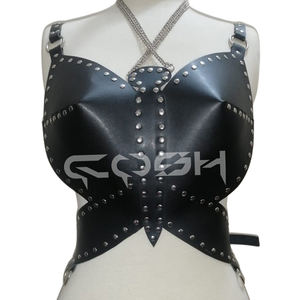 Harnais en cuir style papillon clouté - Product Image 5