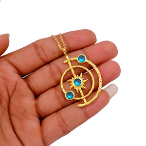 Pendentif El Joyero exclusif en topaze bleue, chaîne plaquée or 18 carats, bijoux artisanaux faits à la main, cadeau pour femme, cadeau d'anniversaire - Product Image 1