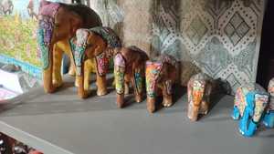 Elefante Decorativo de Papel Maché de Cachemira, Elefante Artesanal de Cachemira, Escultura de Elefante Pintada a Mano de Cachemira - Product Image 5