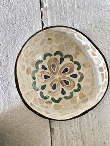 Tazón de cáscara de coco con incrustaciones de nácar, hecho a mano con material natural de coco, para servir ensalada y decorar, Vietnam - Product Image 4