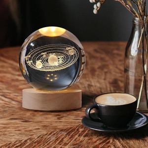 Veilleuse artistique 3D Saturne en cristal, avec boule de verre LED gravée à intensité variable et base en bois, pour chambre à coucher et maison - Offre Spéciale - Product Image 5