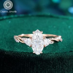 Bague de fiançailles Charm Jewells en moissanite taille coussin, monture à griffes en or rose, classique pour femme, certifiée IGI, 3 grammes - Product Image 5