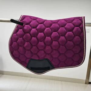 Vente en gros de tapis de selle d'équitation pour dressage et saut d'obstacles, doublure en tissu confortable, logo et design personnalisés OEM - Product Image 3