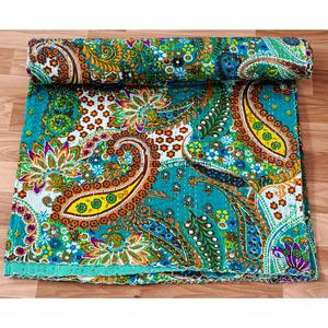 Edredón Kantha de algodón con estampado paisley, hecho a mano por una marca de lujo, tamaño Queen, lavable, reversible y ecológico para el hogar. - Product Image 3