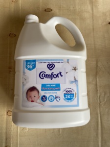 Suavizante de Telas Comfort Gentle Pure 3.6L x 3 Botellas - Product Image 3