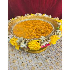 Plateau de mariage artisanal en forme de rose jaune - Élégant plateau cadeau de mariée en dentelle dorée - Plateau festif traditionnel pour le Mehendi - Product Image 5