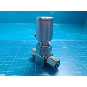 Swagelok SS-BNV51-DU-C Bellows-<b>Sealed</b> Pneumatic Valve Used As Is Legacy Semiconductor Equipment Parts - Product Image 5